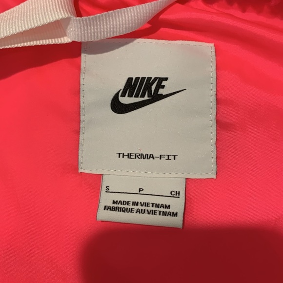 Nike Winter Coat - Picture 7 of 9